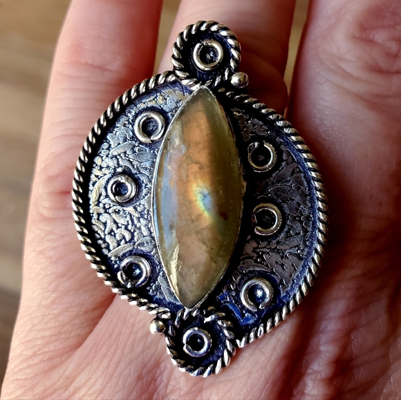 New Labradorite 925 Silver Ring. - Picture 7 of 9